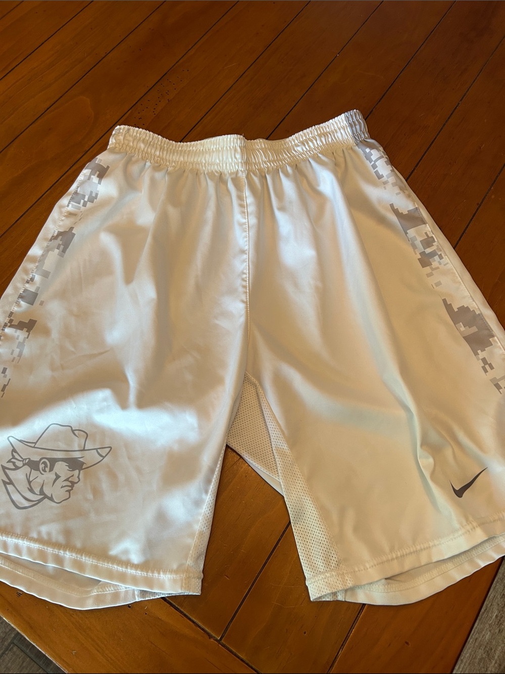 Nike Oklahoma State Cowboys Team Issued Dri-FIT Basketball Shorts Men’s M White